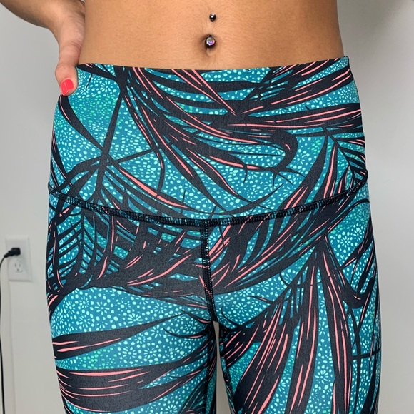 RARE LULULEMON LEGGINGS - Picture 3 of 5